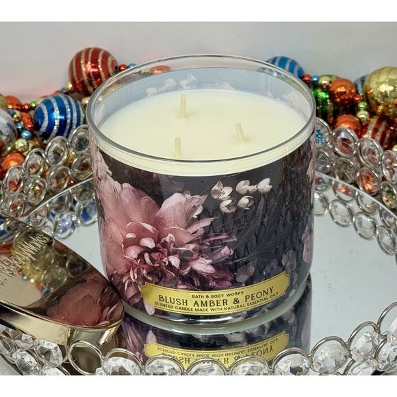 Bath and Body Works Blush Amber Peony Scented 3-Wick Candle (14.5 oz / 411 g) - Picture 2 of 5